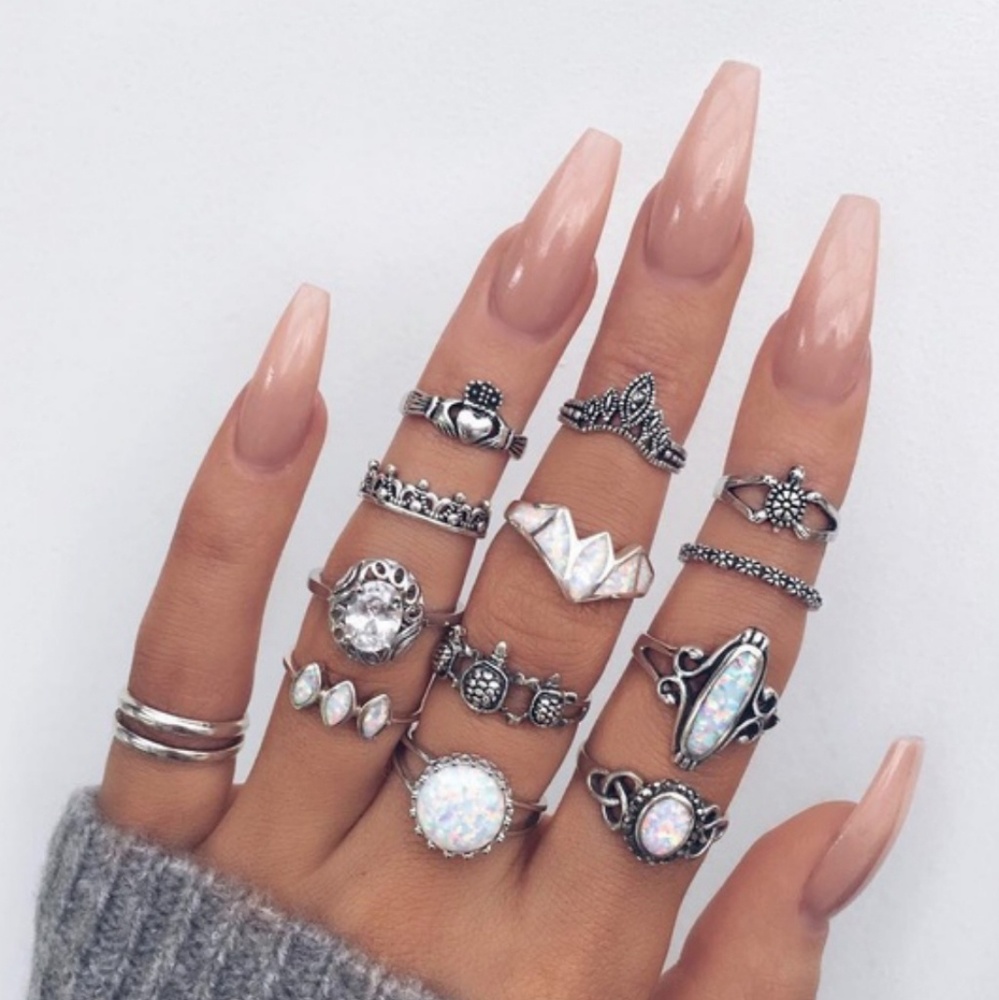 🔥LAST!!🔥90's STYLED 12PC MIDI RING SET! - Picture 2 of 8